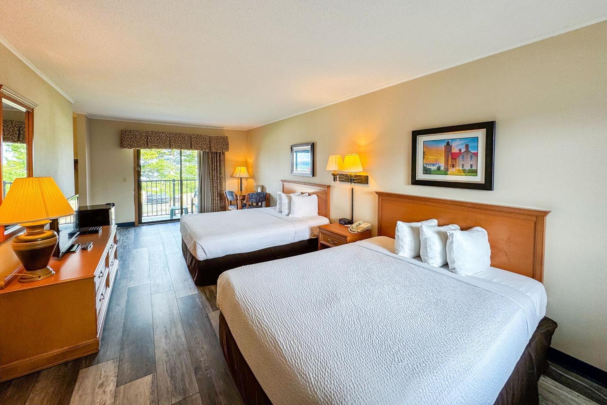 Days Inn By Wyndham Mackinaw City - Lakeview Kültér fotó